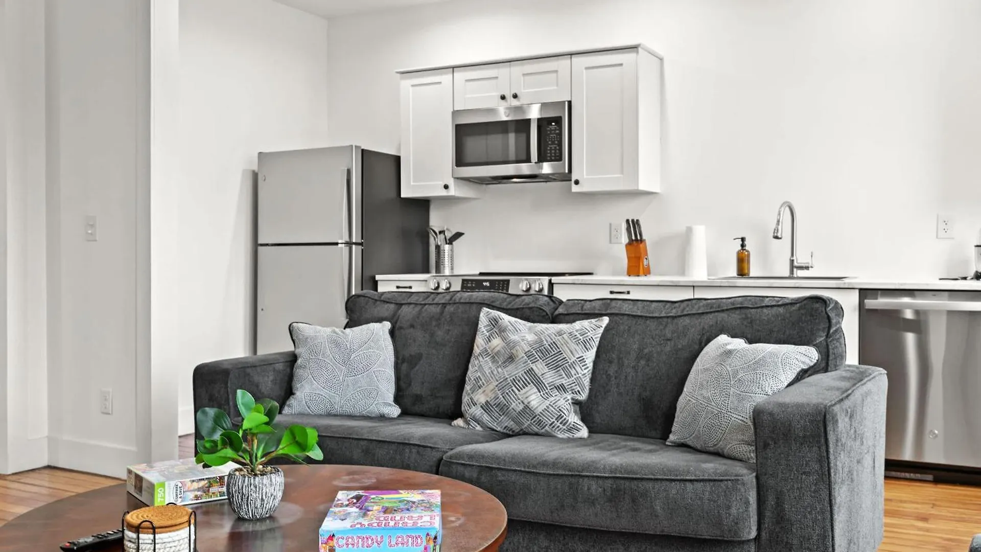 Hébergement de vacances Cozy 2-Floor Home 5Br 3Ba 2 Kitchens Backyard Louisville-Jefferson County