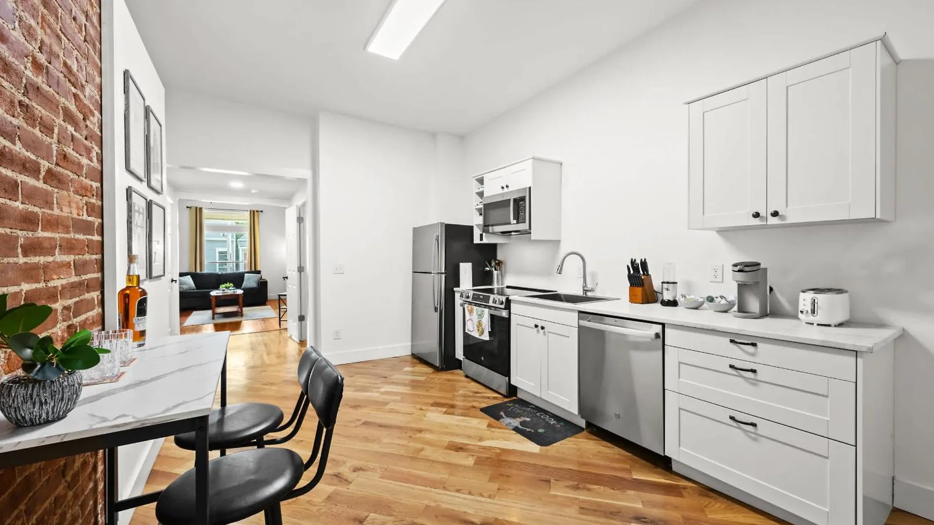 Hébergement de vacances Cozy 2-Floor Home 5Br 3Ba 2 Kitchens Backyard Louisville-Jefferson County États-Unis
