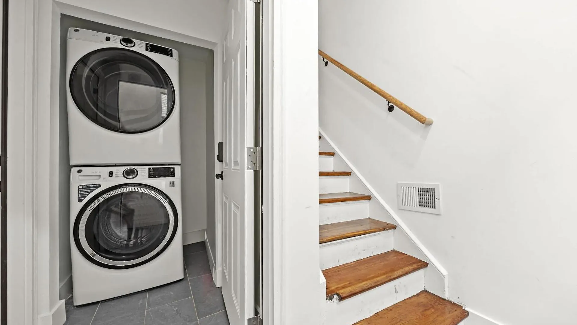 Cozy 2-Floor Home 5Br 3Ba 2 Kitchens Backyard Louisville